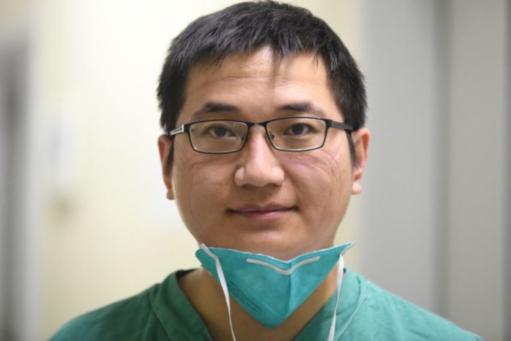 温暖战士王小辉 一点光辉向疫情亮剑