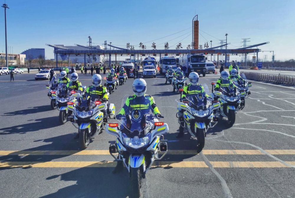 一抹藏蓝 一道防线 一份安全——天津市公安交管局特勤支队