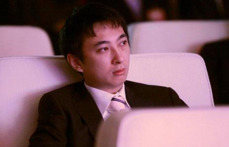 王思聪|亏了20亿的王思聪，硬气不减“手撕”李宁董事，唯独对他道歉认怂