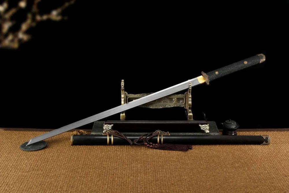 谁说唐刀一定要极致奢华?简单霸气,也别有一番风味