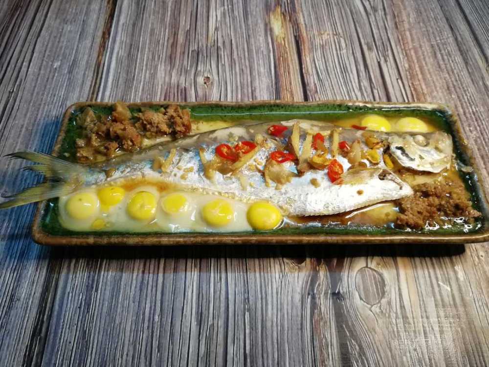 鰳魚的滋味堪比鰣魚醬瓜肉蒸鰳魚鮮甜無比