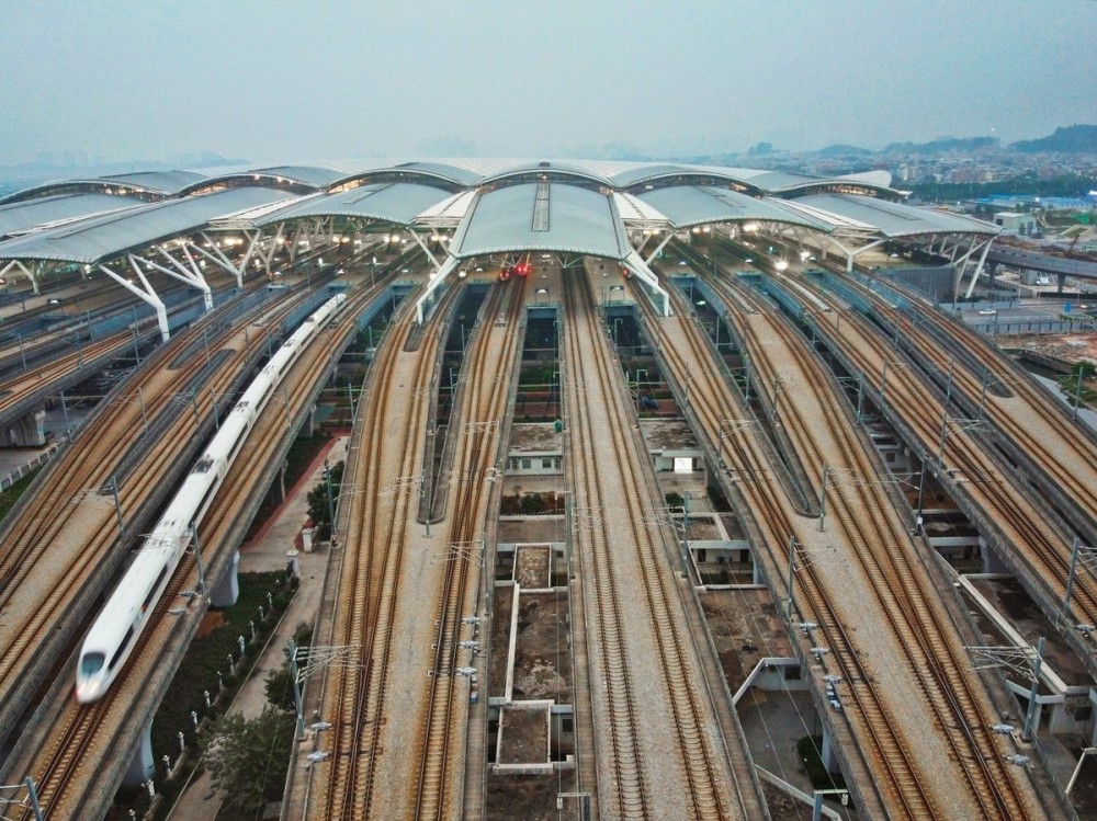 3月25日至4月10日,广州铁路集团停运多趟列车,包括香港方向列车