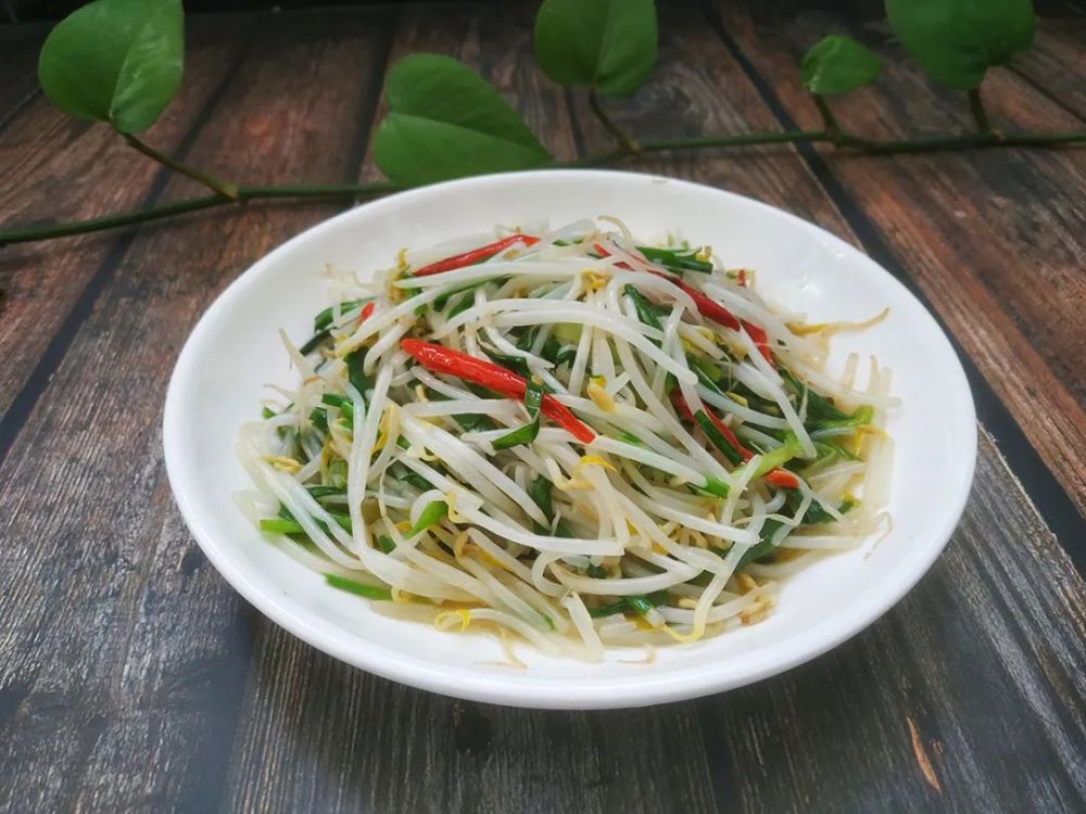 韭菜炒豆芽:清爽脆嫩,吃出春天的味道