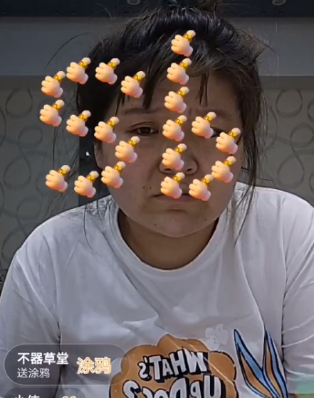 3月22日,郭老师在直播的过程中遭到了老公达令的家暴.