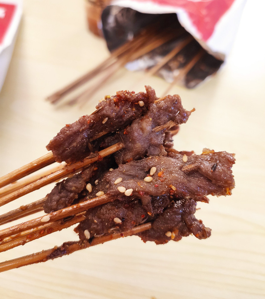 这薄透劲道,蘸满汤汁的豆皮,是我想念了2个月的味道