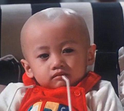 1岁出演光头佬儿子走红,还是谢霆锋的师兄弟,今退出娱乐圈!