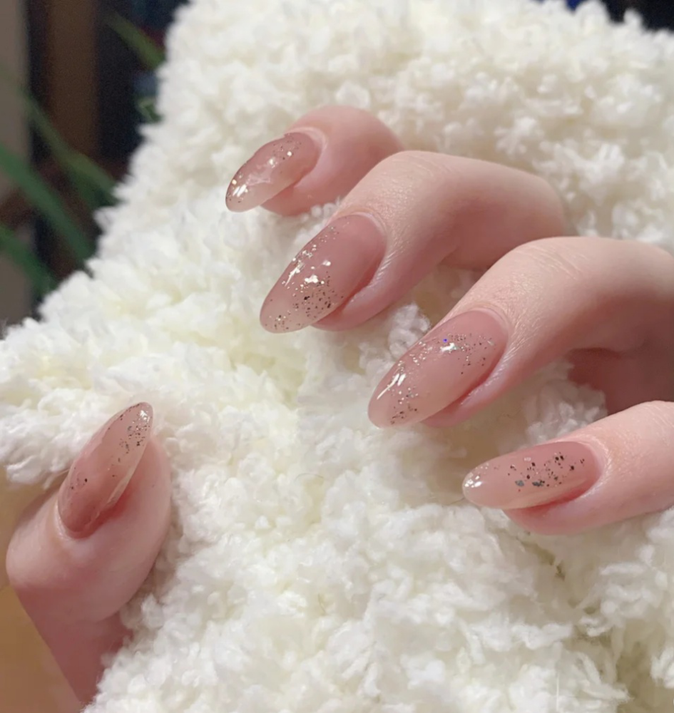 甜美女生都坚持做这几款美甲,有了它,个个都开挂