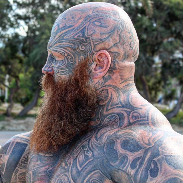 街头小混混,练一身肌肉,收获爱情与事业