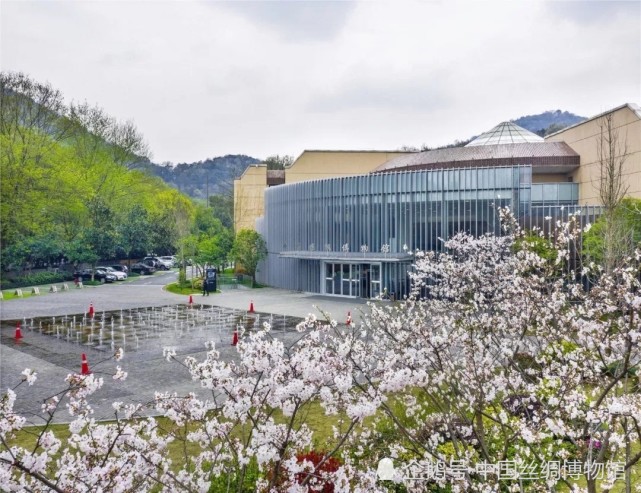 是丝绸起源与人类非物质文化遗产 "中国蚕桑丝织技艺"的发祥地之一