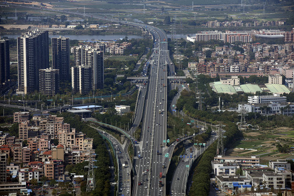 广深高速公路将全线扩建为12车道