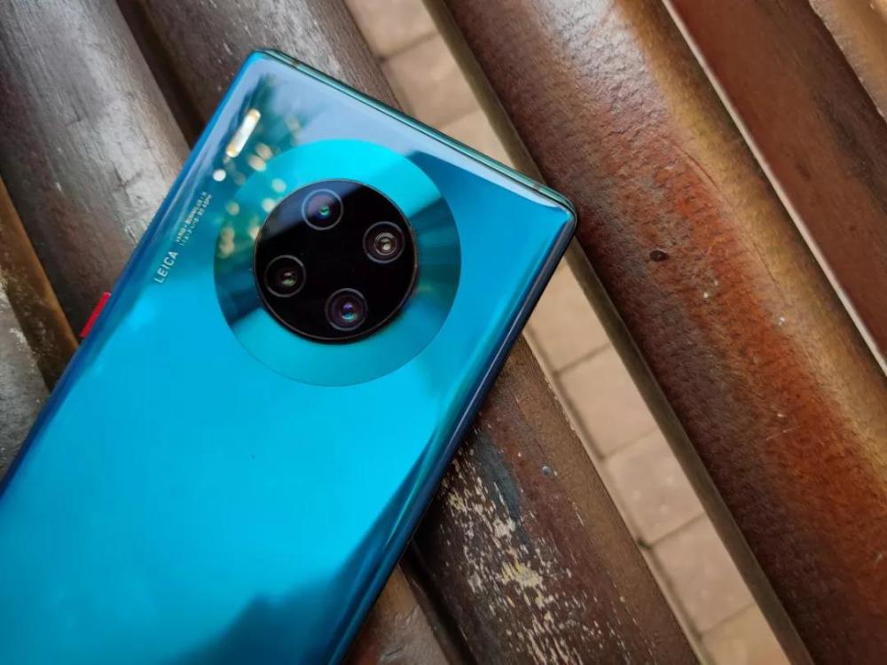 华为mate40pro渲染图曝光异形全面屏不规则多摄亮点十足