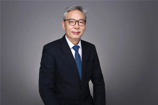 李春雷,苏城外国语学校总校长,中国民办教育协会中小学专业委员会理事