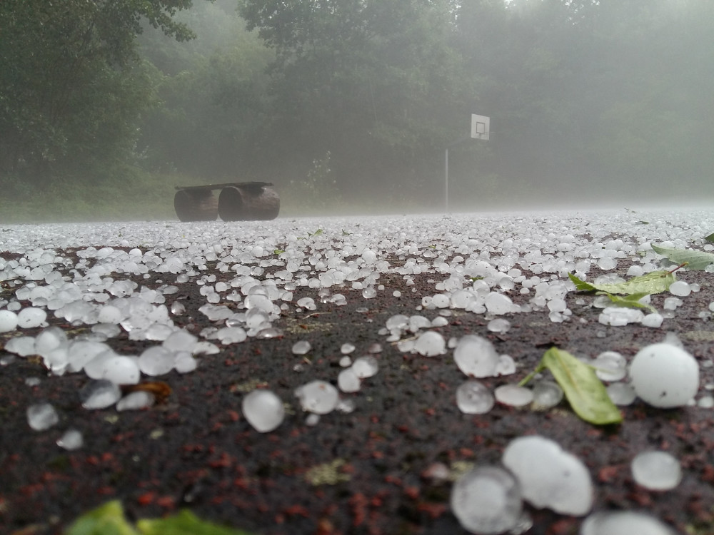 贵州省气象台继续发布雷雨冰雹大风预报 雷雨,冰雹继续发威