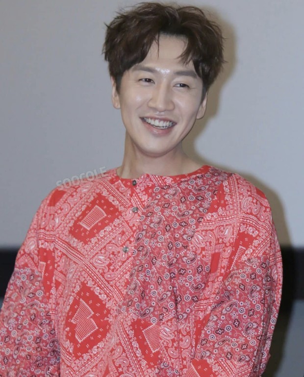 李光洙拄拐回归rm,向关心自己的人表达感谢