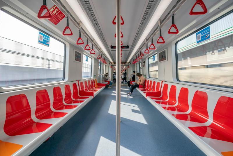 上海地铁16号线车厢图片