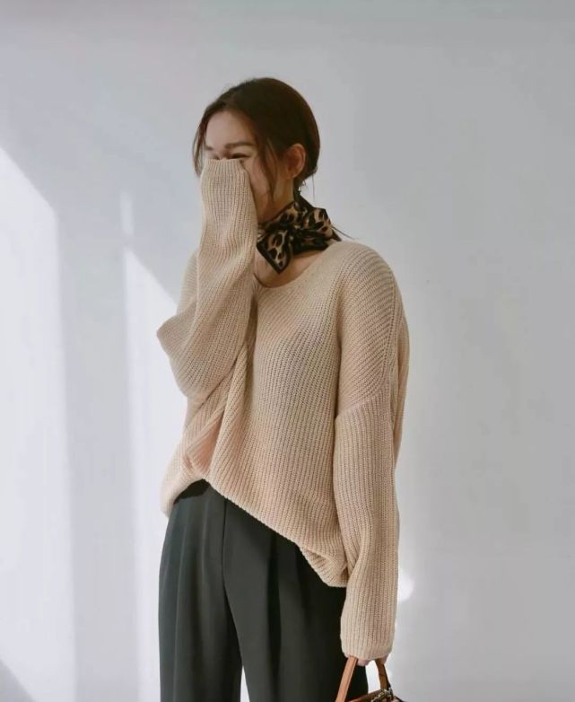 今年春夏流行"塞衣角",巨显瘦显高,刘雯也在偷偷用!