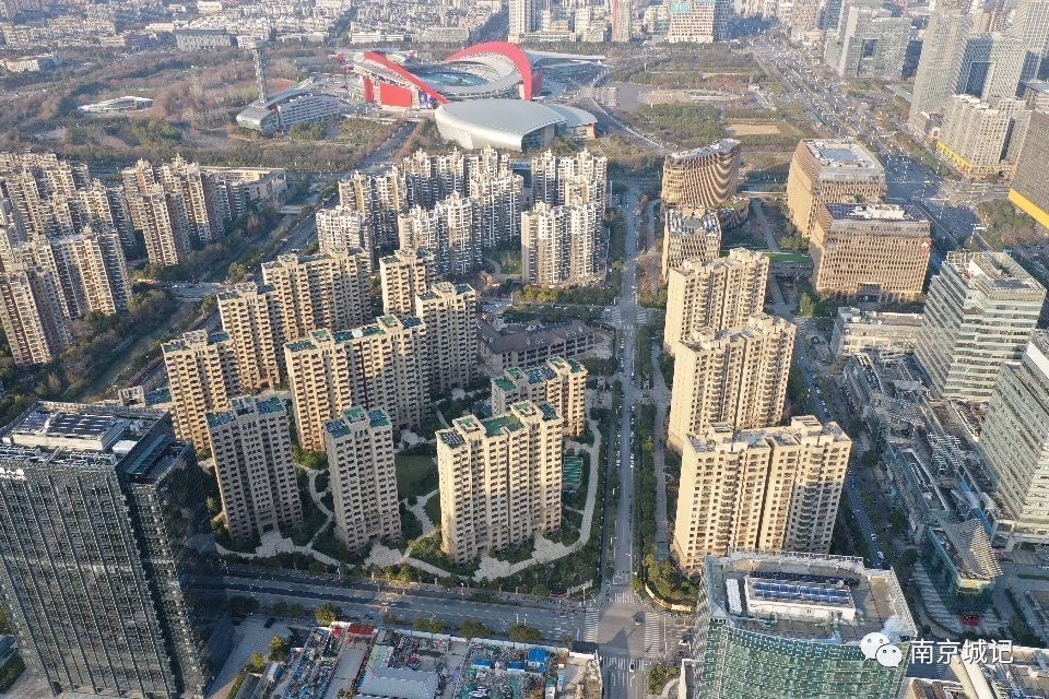 华新城领销许,还有金茂府,海珀紫金!