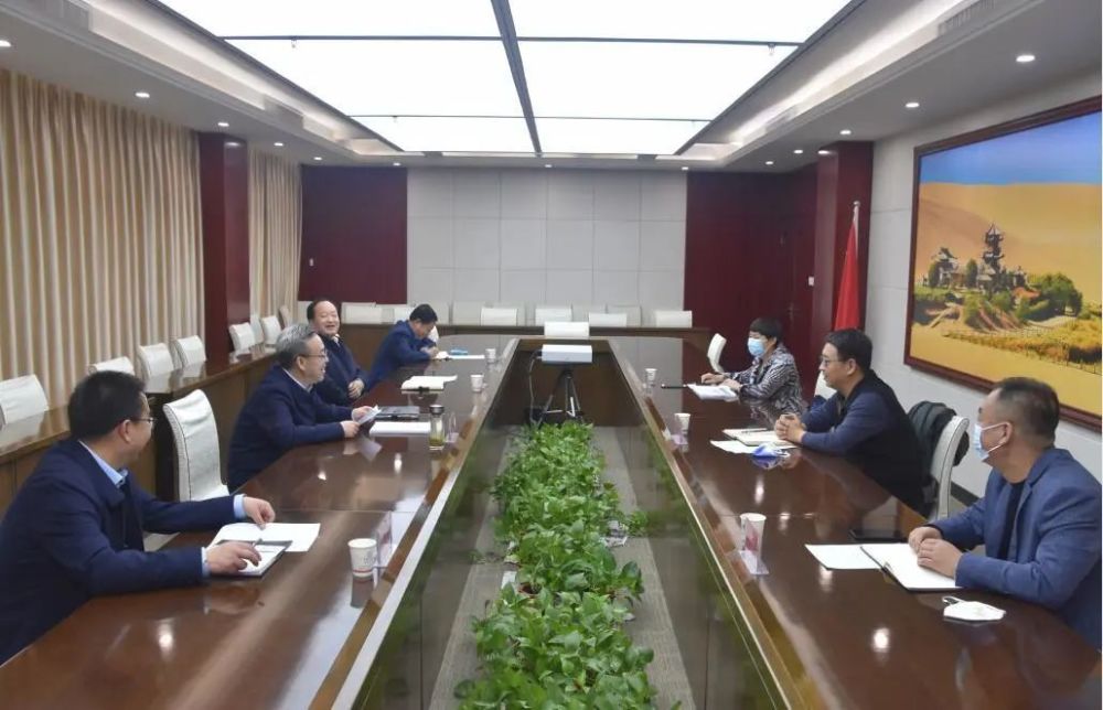 3月23日上午,市委书记吴仰东会见唐山犀牛石墨烯科技有限公司董事长任