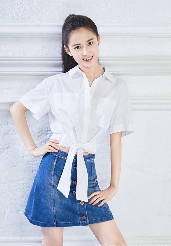 90后的陈钰琪,以可柔可刚的形象,演绎出时尚力极强的穿搭风格