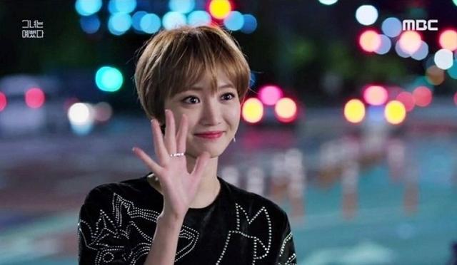 这两个唇色是韩剧女二御用色不带攻击性又能低调做自己