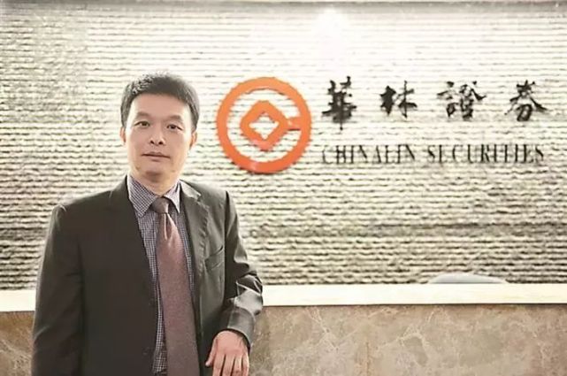 打开腾讯新闻,查看更多图片 >林立,河源市紫金县人,现任深圳立业集团