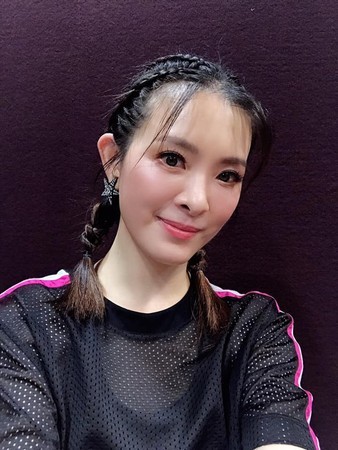 刘真灵堂曝光用vip间,《女人我最大》节目组来悼念,老公辛龙首发声