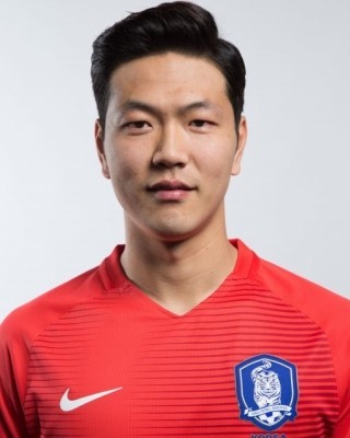 金英权携儿女录制综艺空姐妻子神似孙艺珍效力恒大7年收入过亿