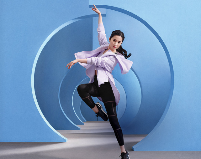 刘亦菲穿"内衣"大跳芭蕾!看清了她的动作后,不愧是演《花木兰》的女人