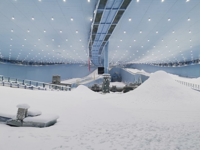 探访世界最大室内滑雪场:造雪量超9成 6月底试营业