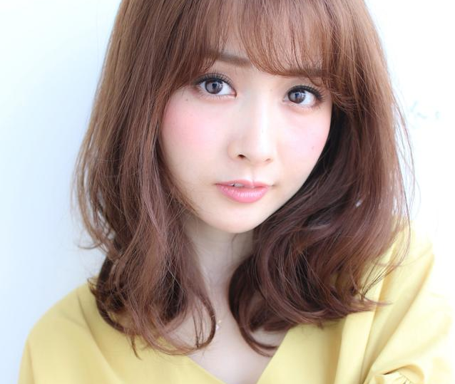 脸圆脸大的女生避开四类发型,试试万能刘海 外增高,巨显脸小