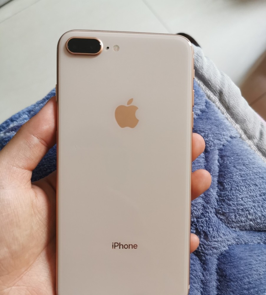 网友花3150买官换iphone8plus,结果是个悲剧