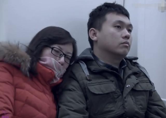 梦幻西游:抗揍直播中被老婆揪耳朵,看到抗揍的反应,真羡慕