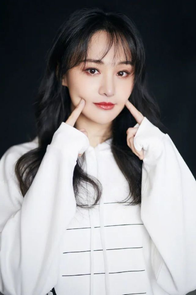 有一种整容叫郑爽换妆容浓妆像是大妈淡妆才像是小仙女