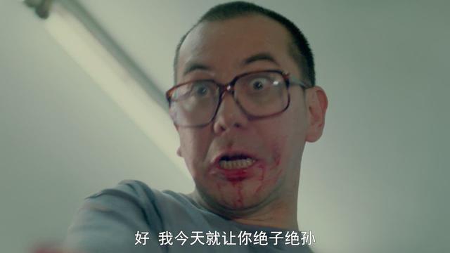 因为他演过古惑仔大飞,所以他本性好坏不重要,就应该叫他流氓黄秋生