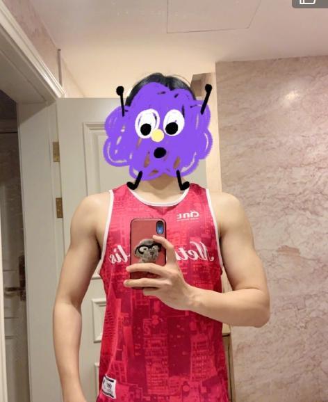 立flag要练八块腹肌,做不到就喝火锅底料