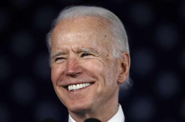 唐纳德·特朗普|特朗普心念大选，无视病毒在疫情震中集会，现场几乎没人戴口罩