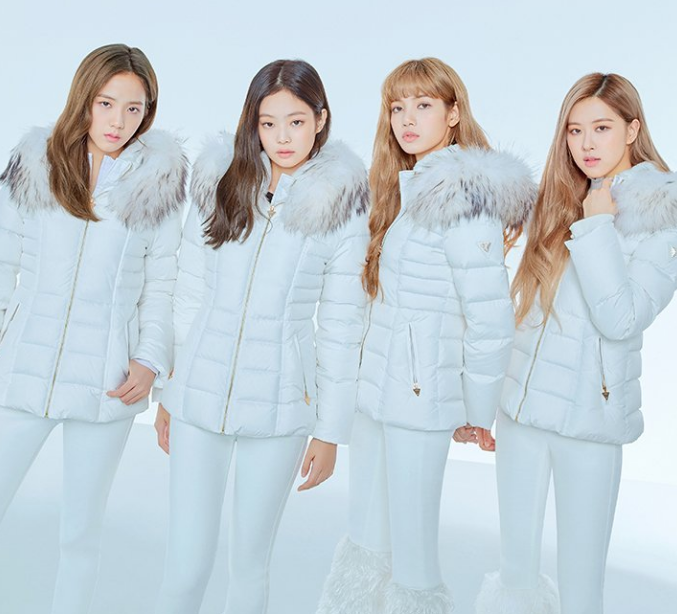 lisa自称全队最丑,本以为是谦虚,看到合照:我原地"爆炸"了_腾讯新闻