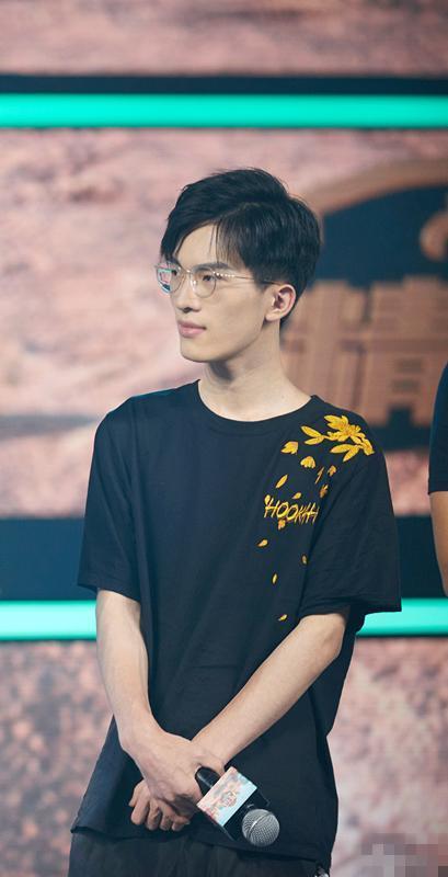 难言这次下血本了若是输了比赛直播剃眉毛网友玩这么大