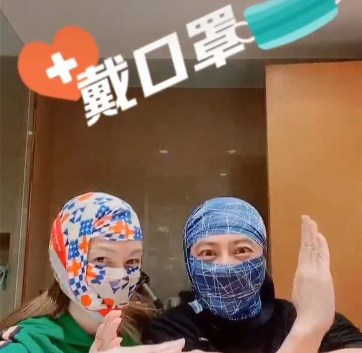 明星夫妇把裤子当口罩,摆"假面骑士"招牌动作合影,却被赞可爱