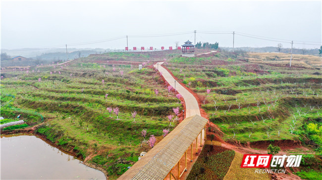 西渡镇梅花村:蒸水河环绕的秀美村庄