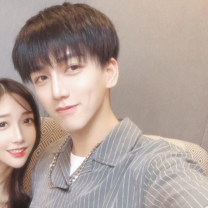 氟西汀·唯美·情侣头像,可爱到"宇宙爆炸",00后装嫩必备_腾讯新闻