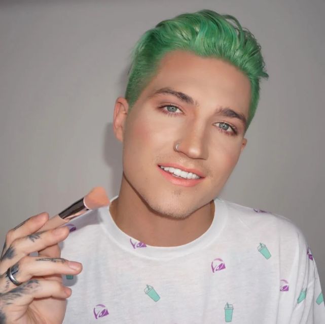 网红如何抗疫婊气又毒舌的j姐正在推特上直接打钱