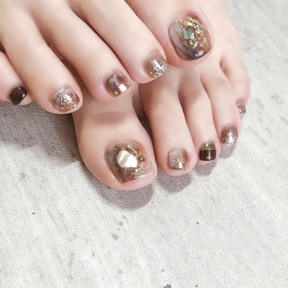 夏季显白脚趾美甲来一波让你的高贵气质翻倍