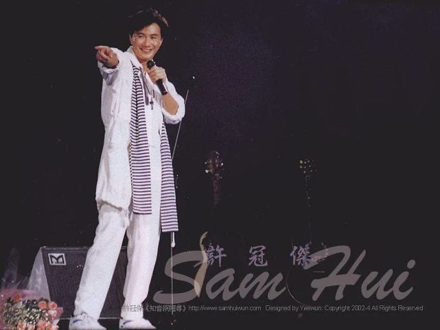 1974年他不仅用粤语大碟《鬼马双星》宣告香港粤语流行歌时代的来临