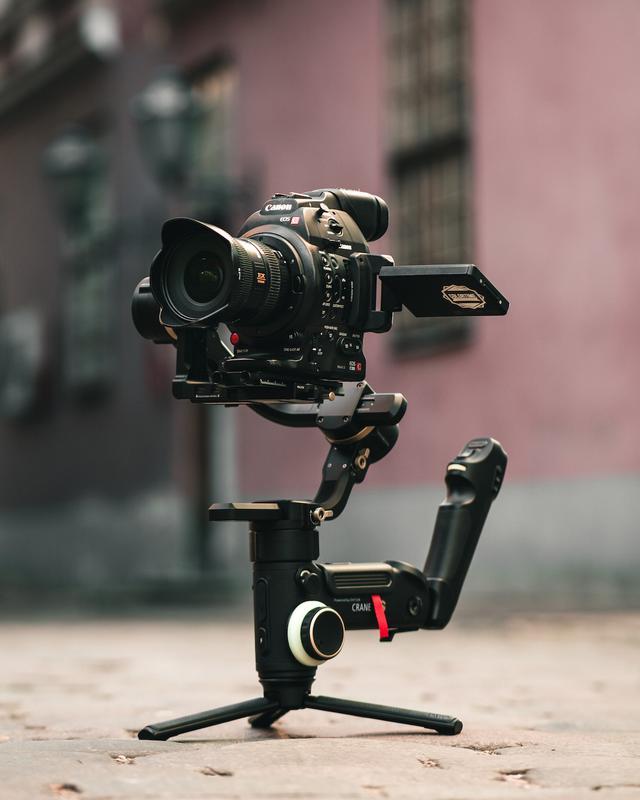 智云推三款云鹤3s学习苹果要打造手持稳定器领域的全家桶