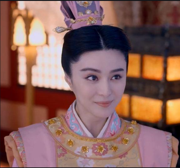 称武则天是男孩,袁天罡看到幼年的武则天后非常惊讶,说"此子龙瞳凤颈