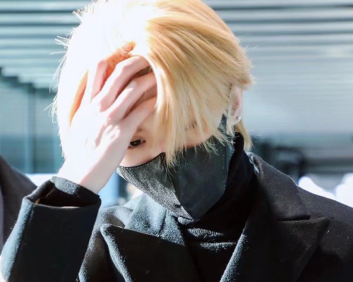 七鹤大人失去热度后,染黄发模仿蔡徐坤,效果比原版还惊艳