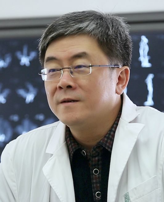 张东教授背景资料:高流量搭桥,是脑血管搭桥术中的高阶术式,通常用桥