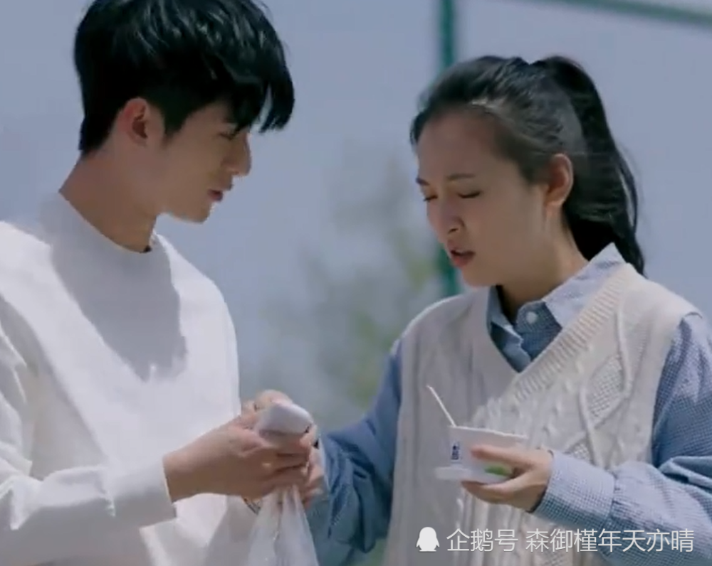 冰糖炖雪梨:黎语冰浪漫告白,棠雪激动献吻,连空气都是甜的!