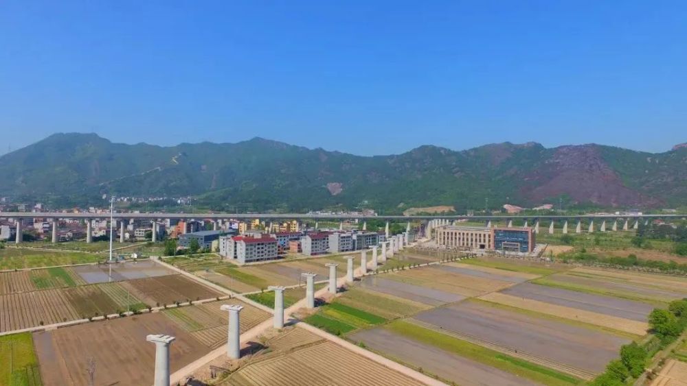 努力把耽误的时间抢回来金台铁路各个标段全面复工